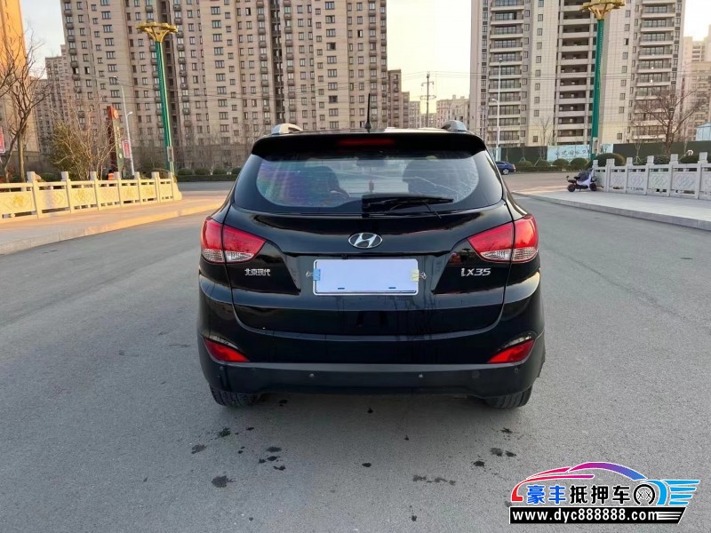 13年现代ix35轿车抵押车出售