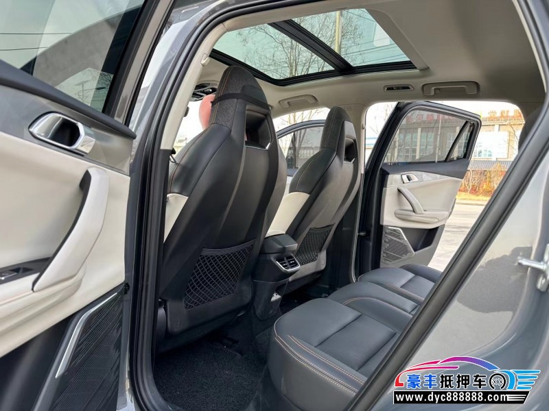 22年领克06轿车抵押车出售