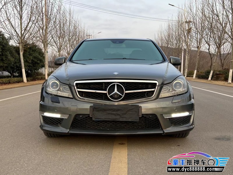 13年奔驰C轿车抵押车出售