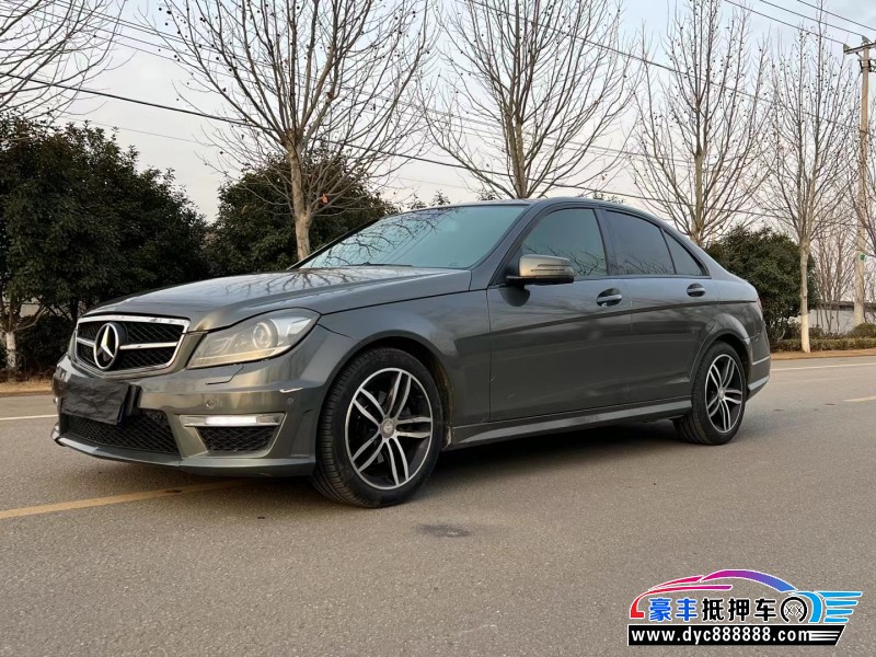 13年奔驰C轿车抵押车出售