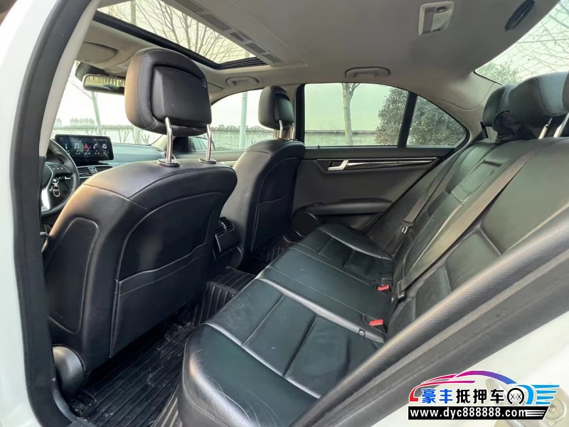 13年奔驰C轿车抵押车出售