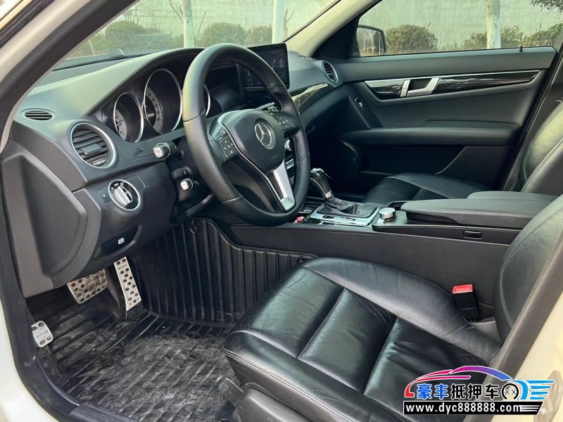 13年奔驰C轿车抵押车出售