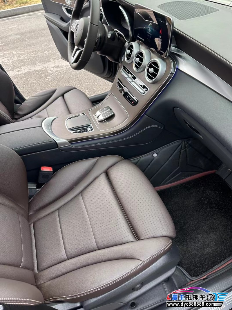 22年奔驰GLCSUV抵押车出售