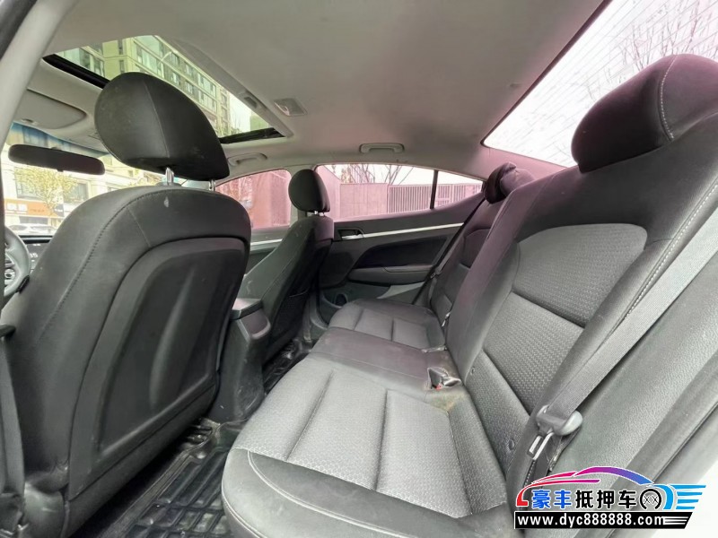 17年现代领动轿车抵押车出售