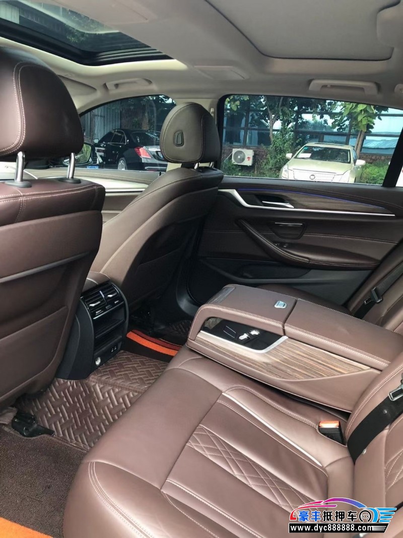 20年宝马5系轿车抵押车出售