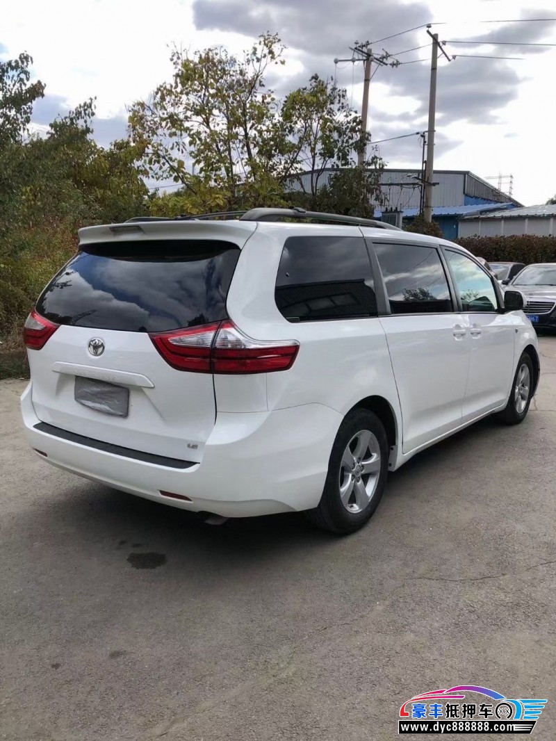 18年丰田塞纳轿车抵押车出售