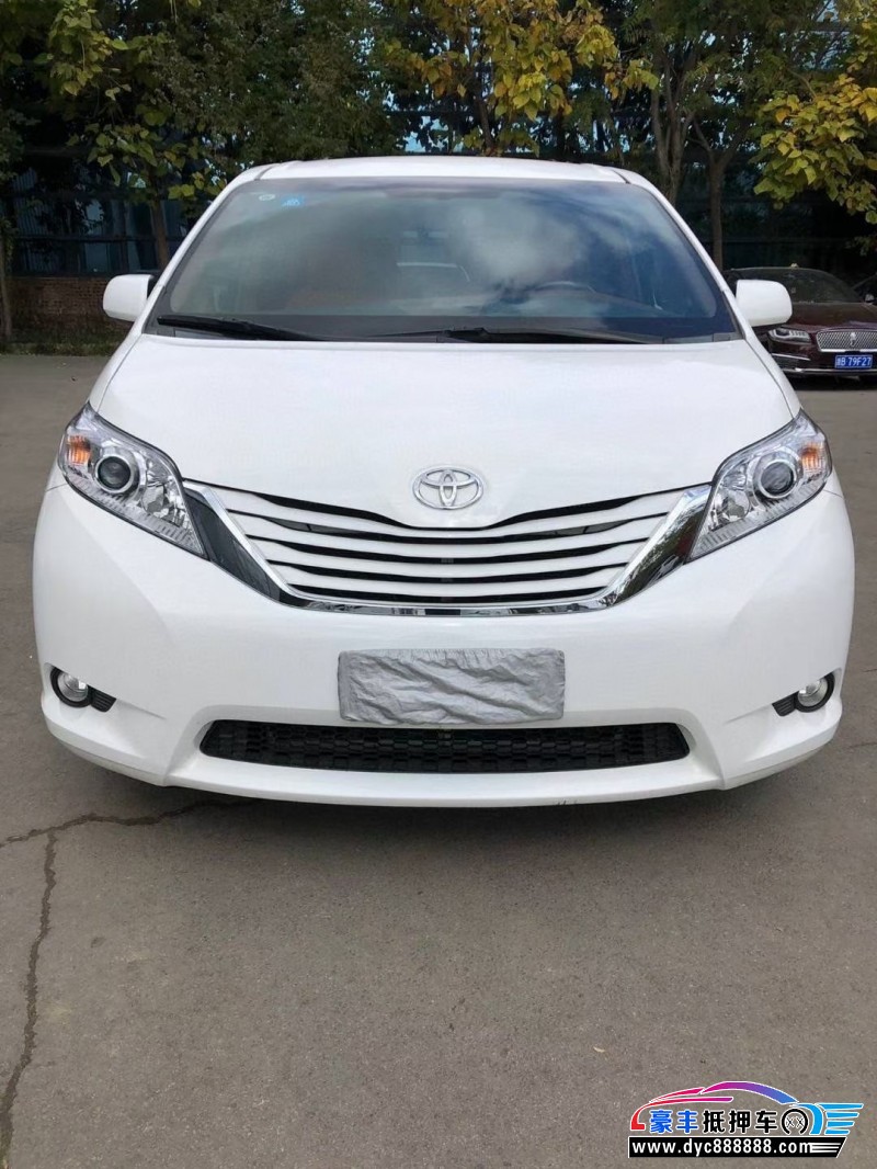 18年丰田塞纳轿车抵押车出售