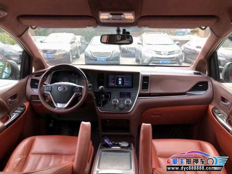 18年丰田塞纳轿车抵押车出售