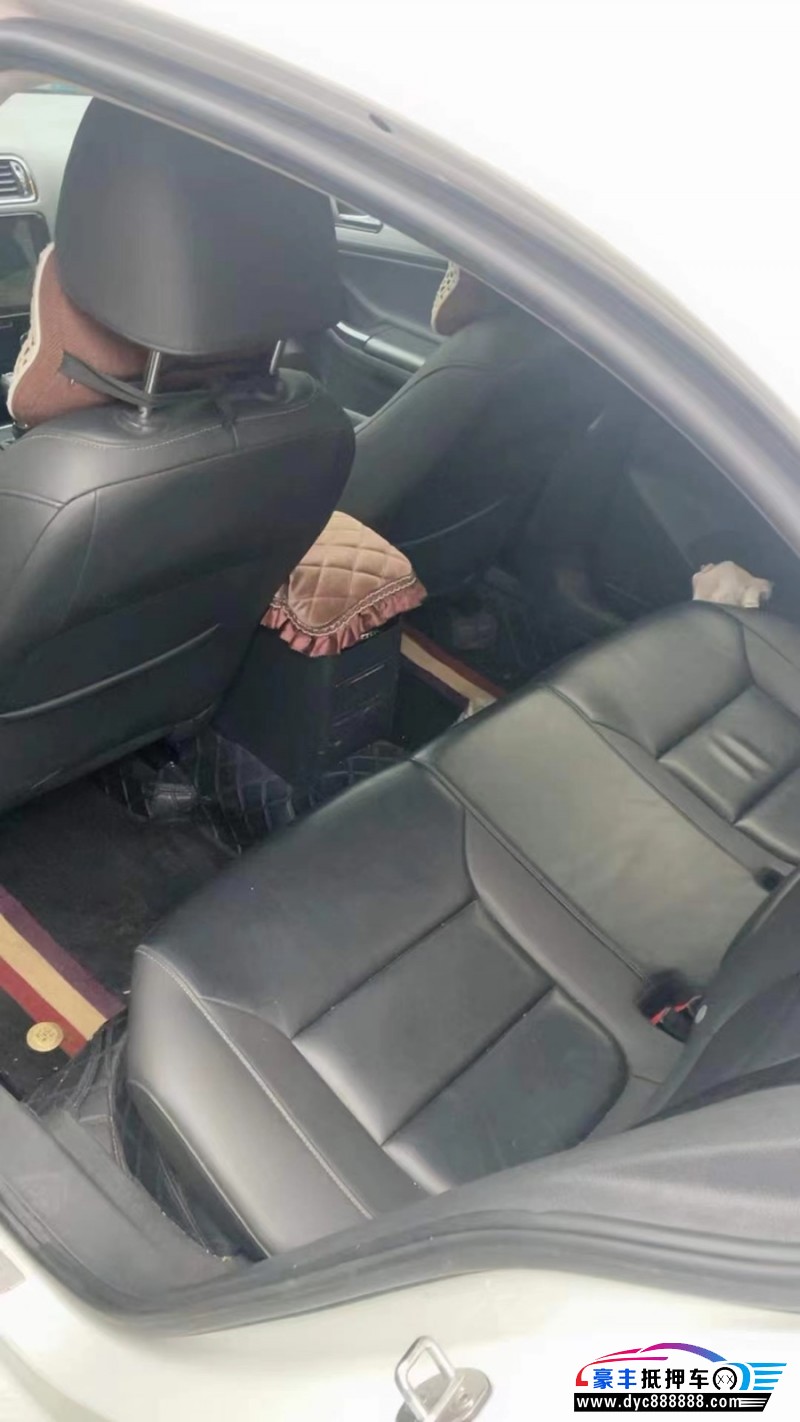 17年大众速腾轿车抵押车出售