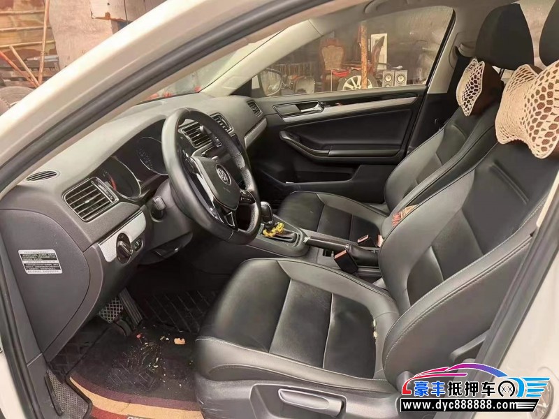 17年大众速腾轿车抵押车出售