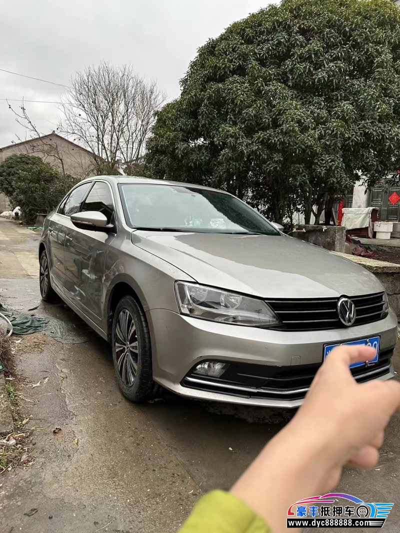 17年大众速腾轿车抵押车出售