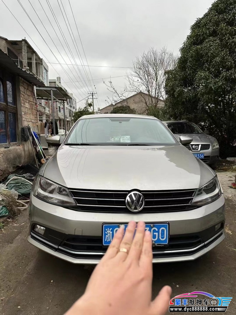 17年大众速腾轿车抵押车出售