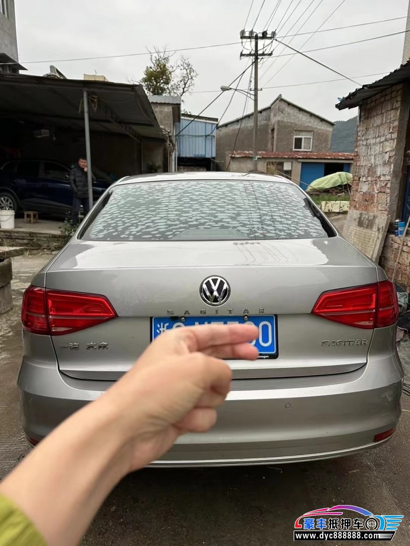 17年大众速腾轿车抵押车出售