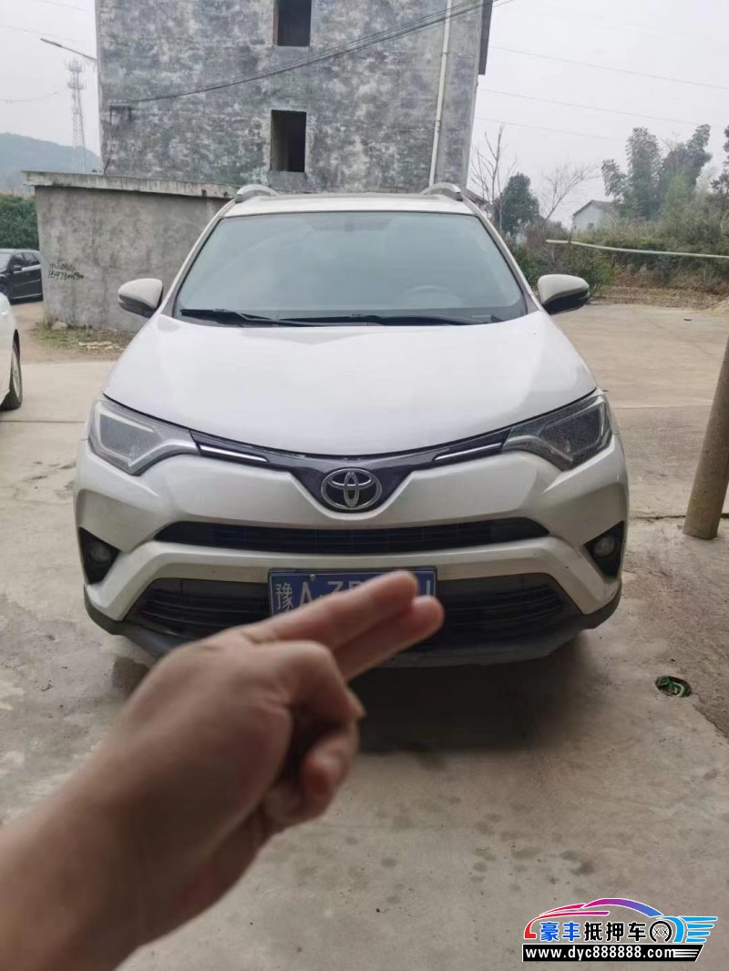 18年丰田RAV4轿车抵押车出售