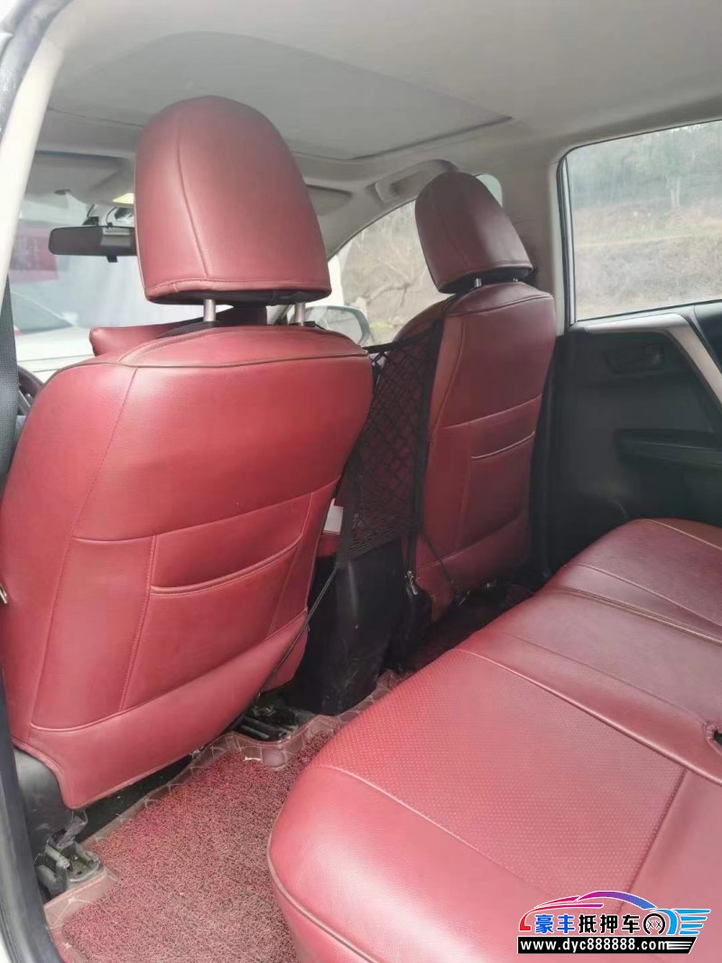 18年丰田RAV4轿车抵押车出售