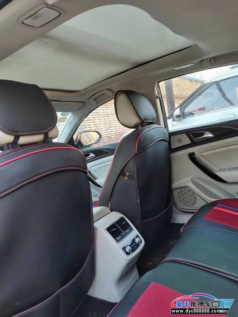 16年众泰Z700轿车抵押车出售