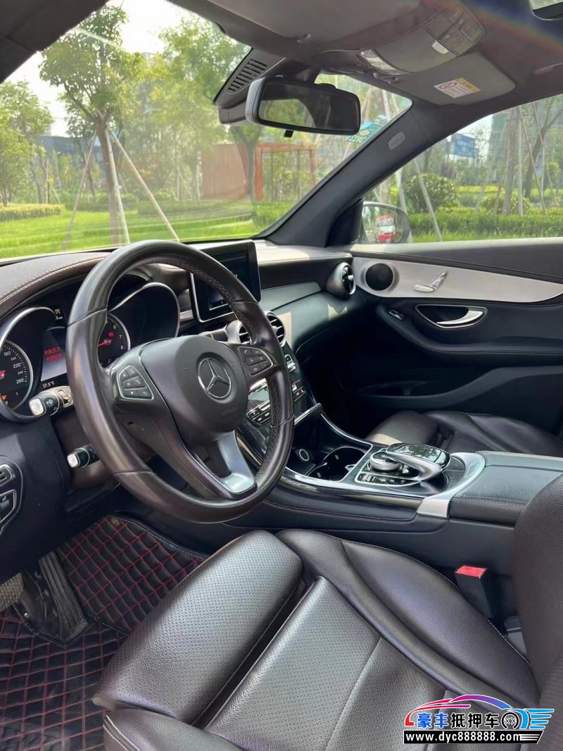 18年奔驰GLC轿车抵押车出售