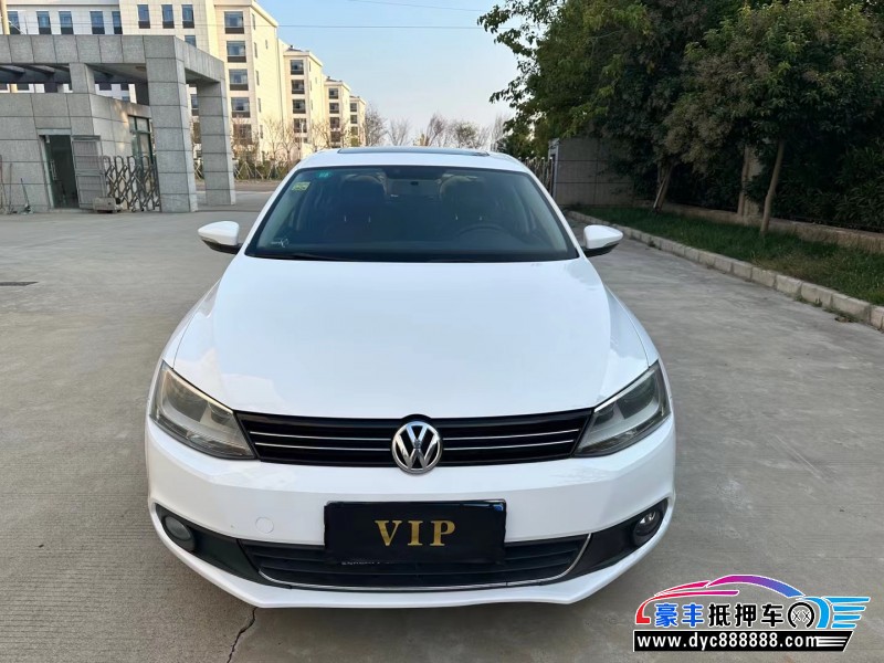 13年大众速腾轿车抵押车出售