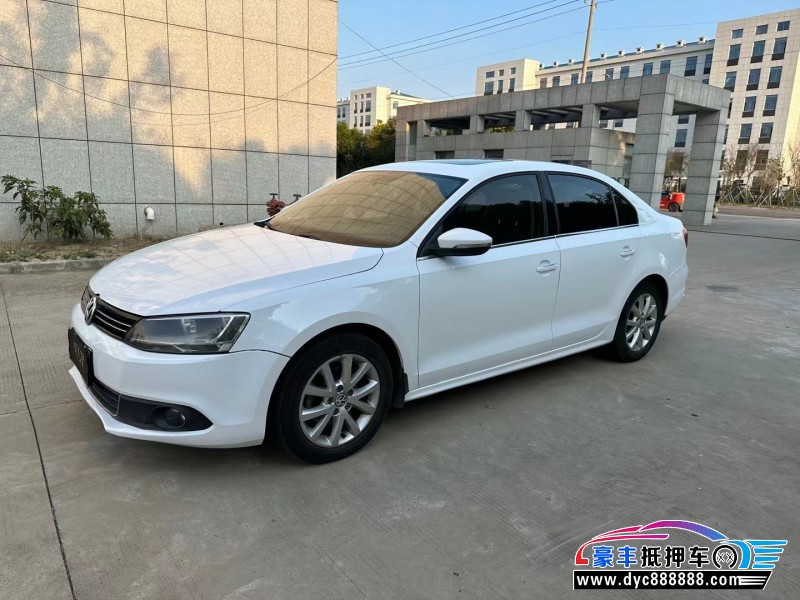 13年大众速腾轿车抵押车出售