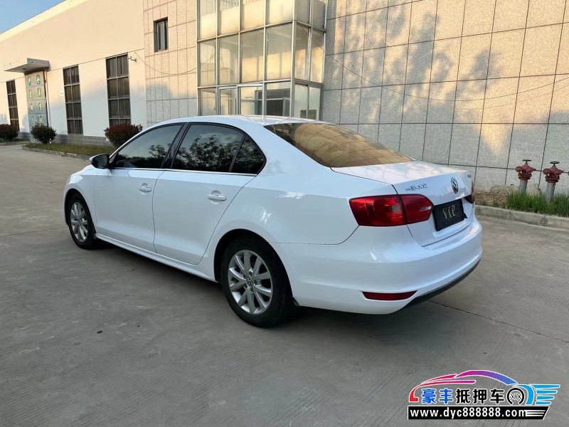 13年大众速腾轿车抵押车出售