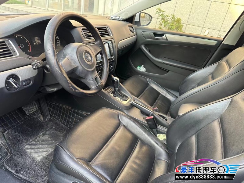 13年大众速腾轿车抵押车出售