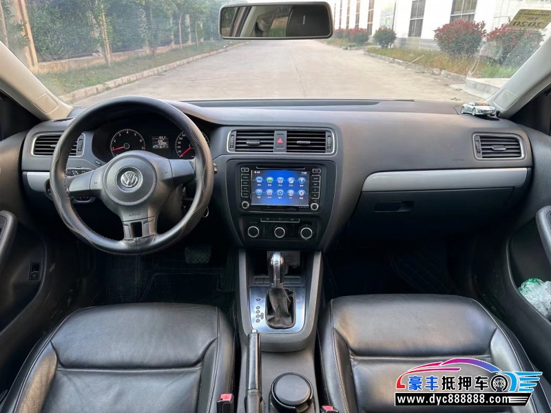 13年大众速腾轿车抵押车出售