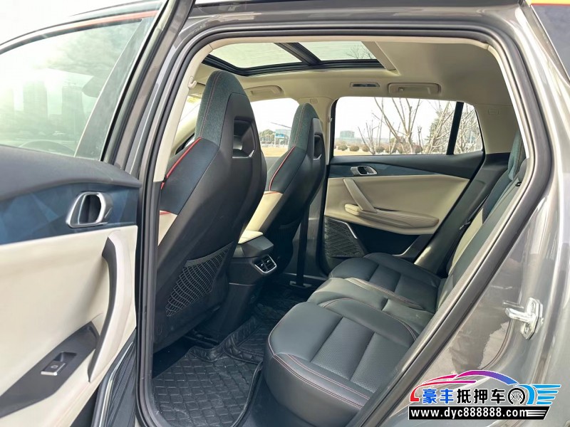 21年领克06轿车抵押车出售