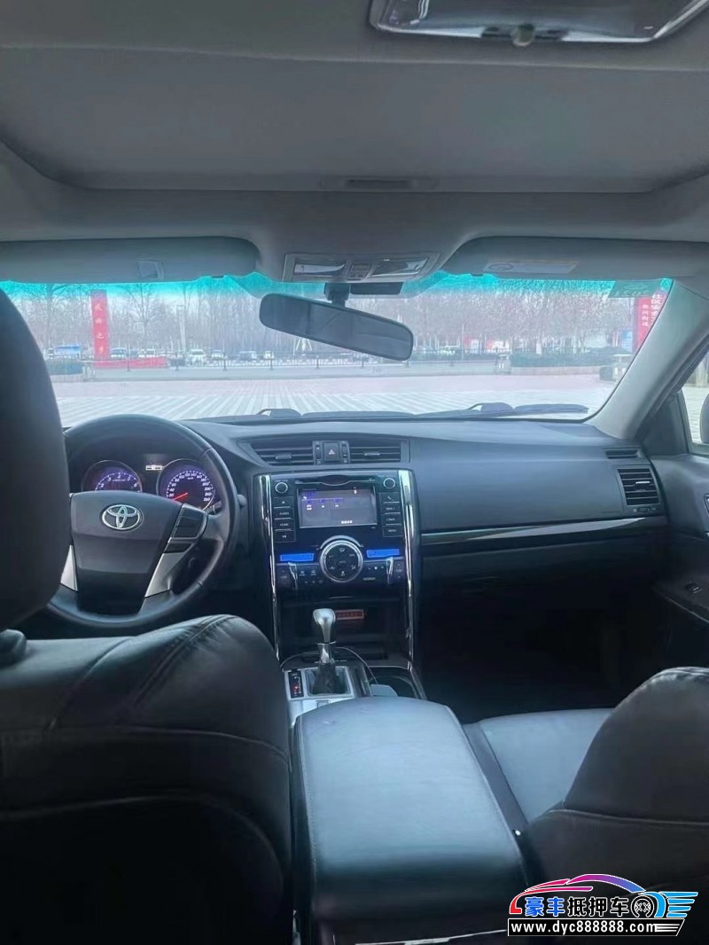 15年丰田锐志轿车抵押车出售