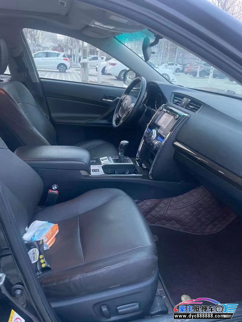 15年丰田锐志轿车抵押车出售