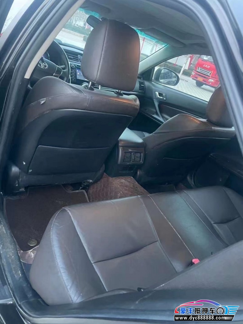 15年丰田锐志轿车抵押车出售