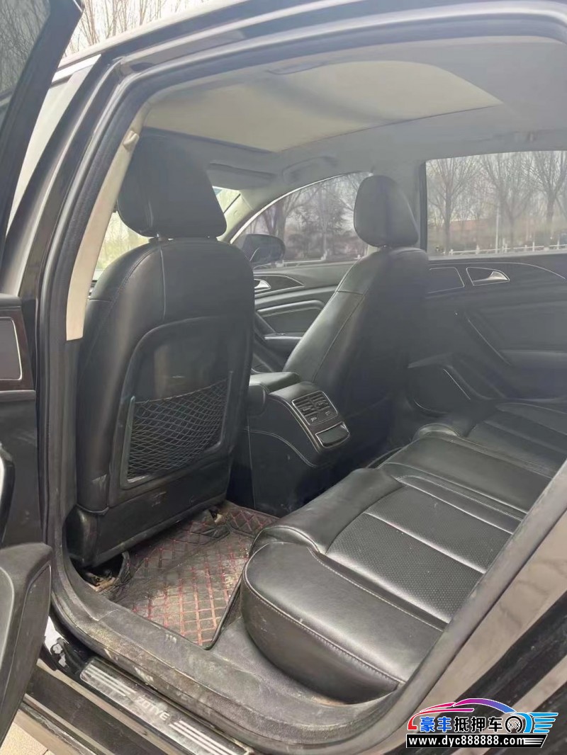 17年众泰Z700轿车抵押车出售