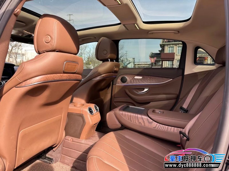 20年奔驰E轿车抵押车出售