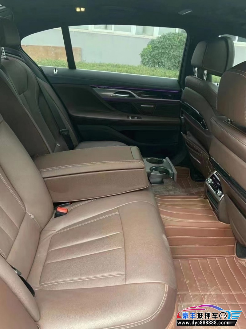 18年宝马7系轿车抵押车出售