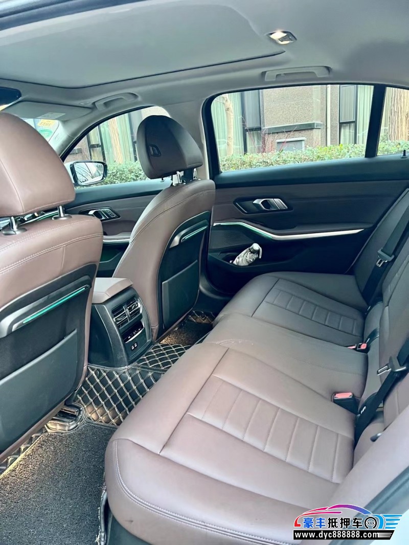 21年宝马3系轿车抵押车出售