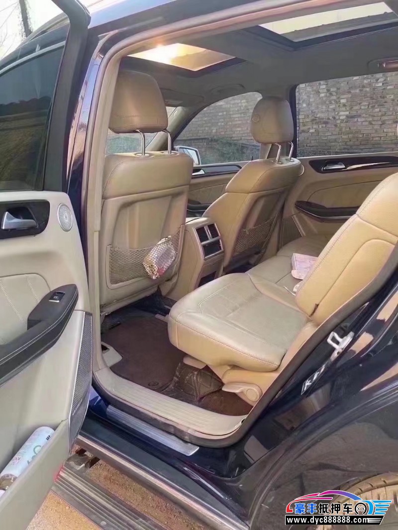 14年奔驰GL轿车抵押车出售