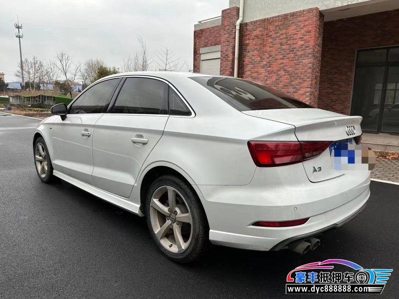 17年奥迪A3轿车抵押车出售