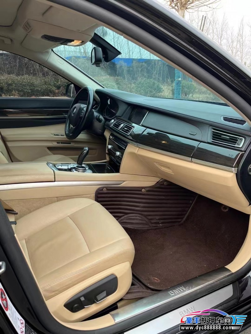 13年宝马7系轿车抵押车出售