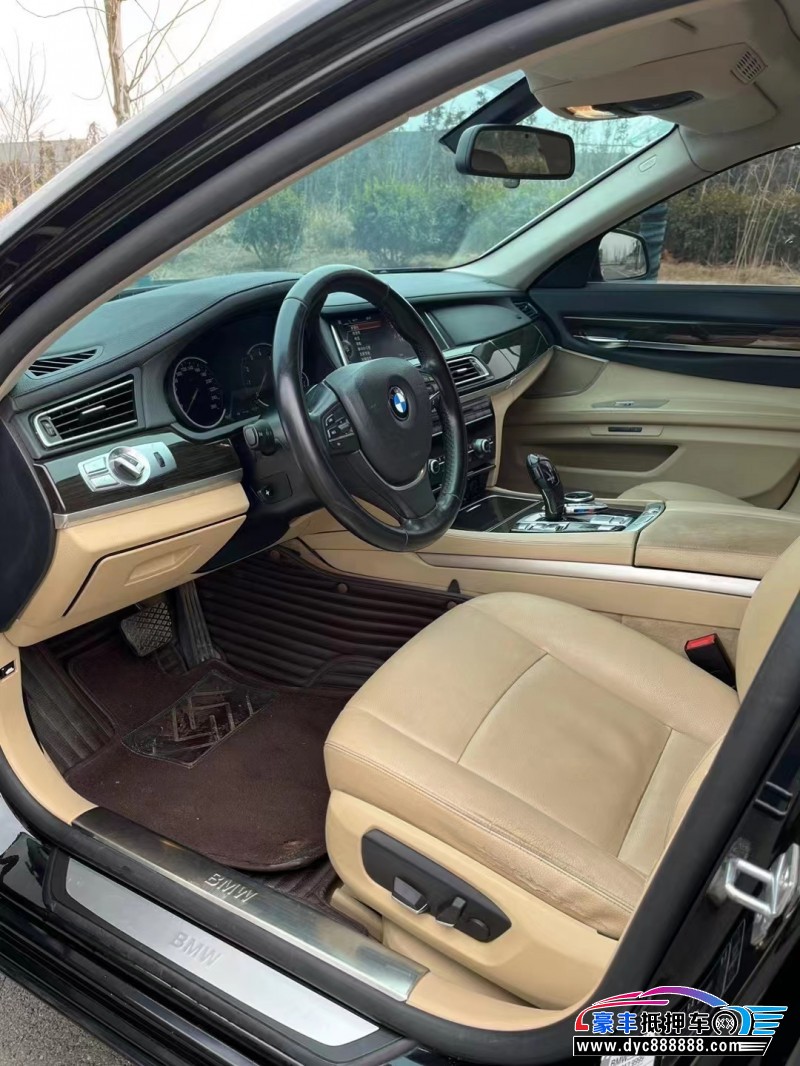 13年宝马7系轿车抵押车出售