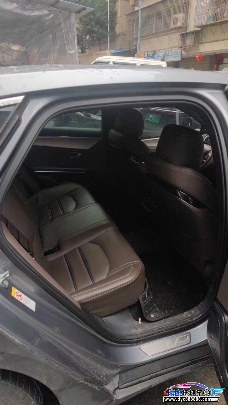 21年比亚迪汉轿车抵押车出售