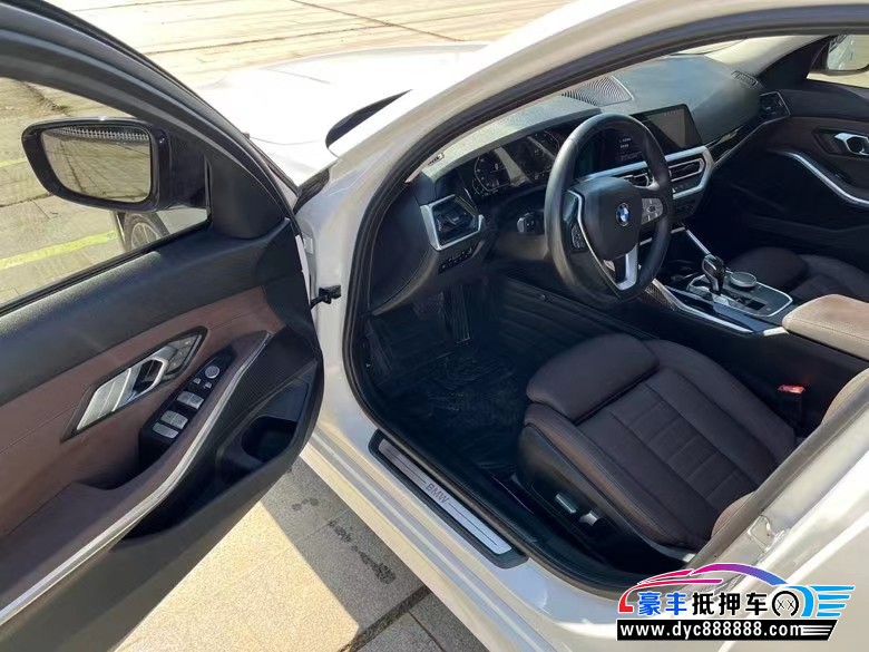 21年宝马3系轿车抵押车出售