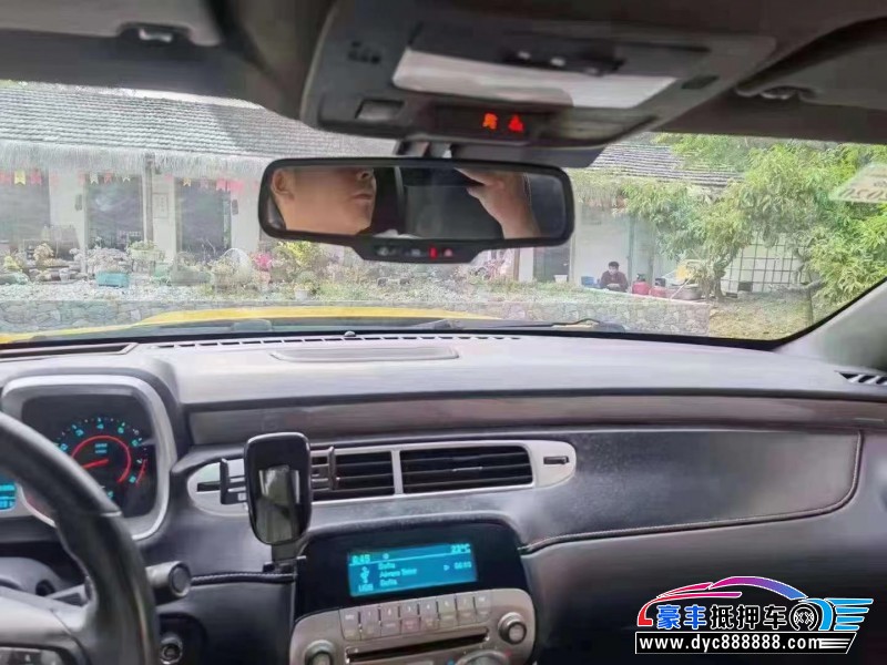 14年雪佛兰科迈罗轿车抵押车出售