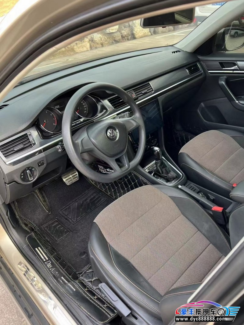 17年大众蔚领轿车抵押车出售