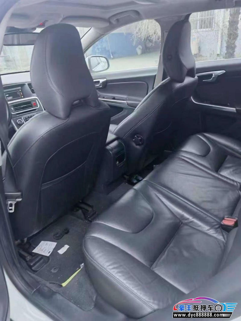 14年沃尔沃V60SUV抵押车出售