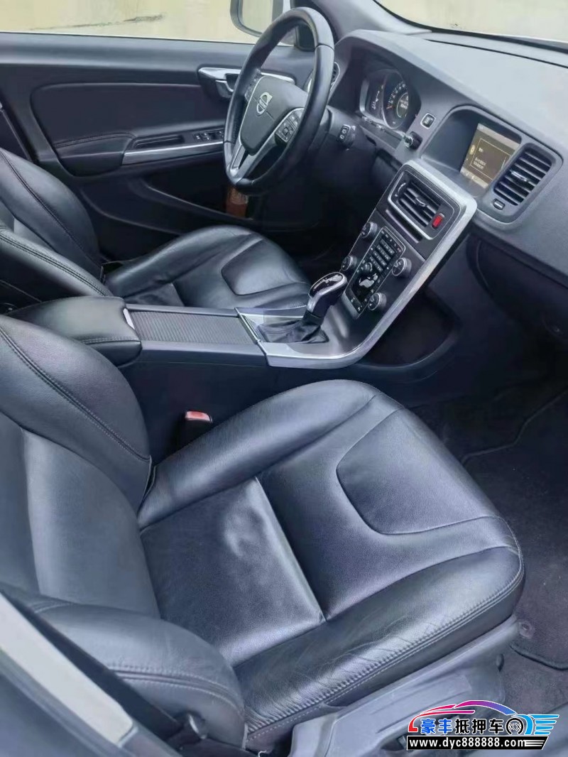 14年沃尔沃V60SUV抵押车出售