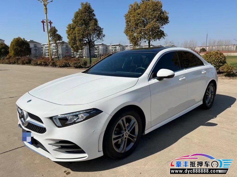 21年奔驰A轿车抵押车出售