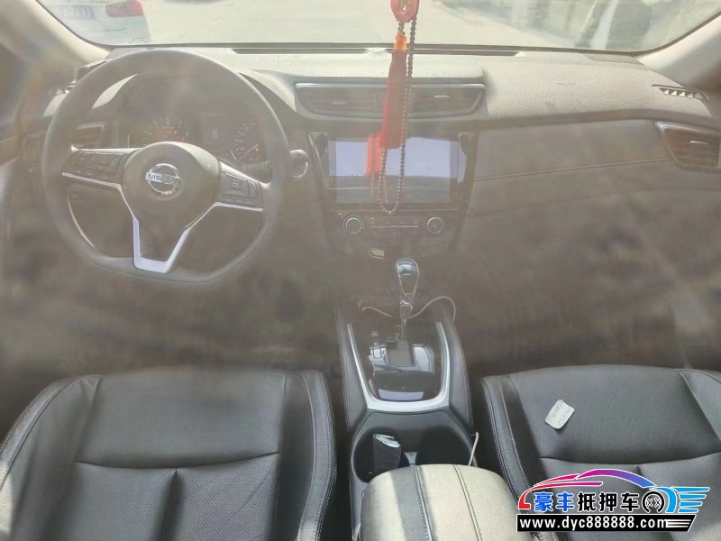 17年日产奇骏SUV抵押车出售