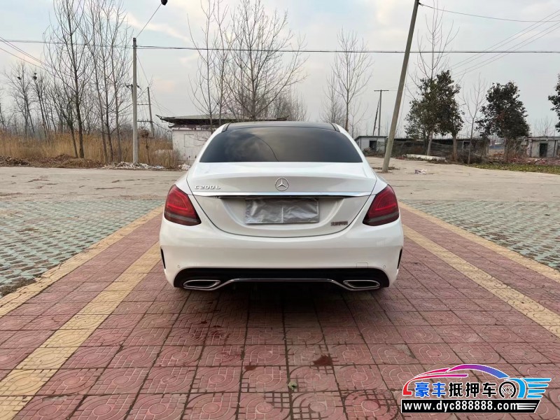 21年奔驰C级轿车抵押车出售