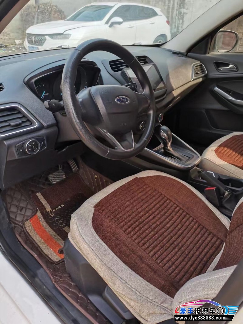 19年福特福睿斯轿车抵押车出售