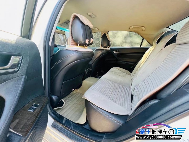 15年丰田锐志轿车抵押车出售