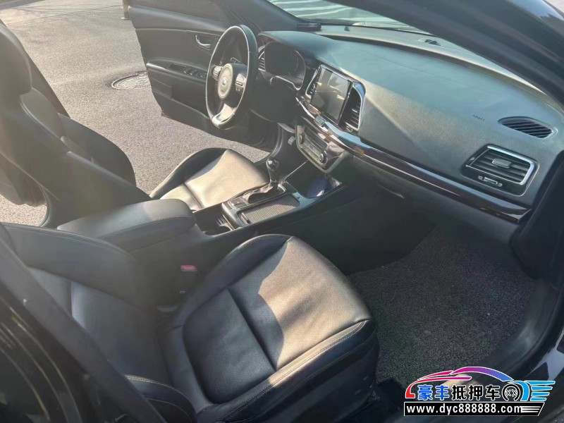 14年起亚K4轿车抵押车出售